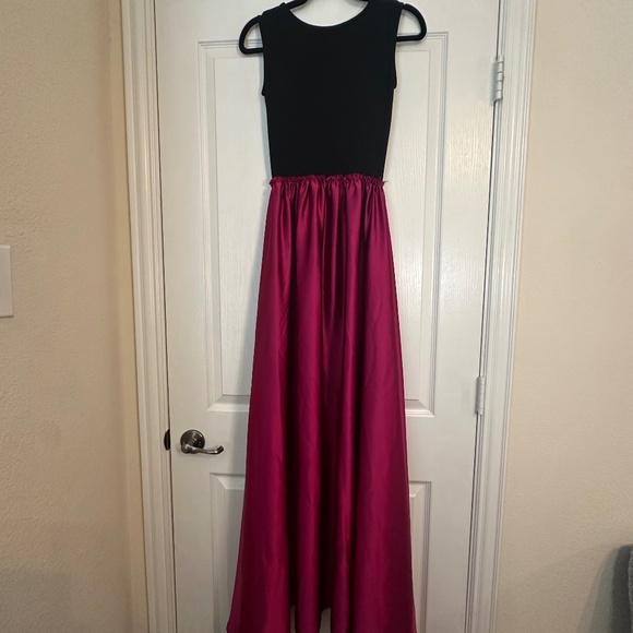 Ripley Rader Black/Fuchsia Ponte Knit and Satin Ashley Scoop Back Maxi Dress - Picture 3 of 9